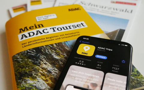 50 Jahre ADAC Tourset: Vom Kartenstapel zum digitalen Reisebegleiter / Erfolgreicher Reisebegleiter / 657.000 Toursets in 2024 bestellt - Foto: presseportal.de