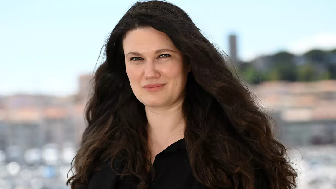 Regisseurin Mascha Schilinski ist mit ihrem Film «In die Sonne schauen» nicht im Golden-Globe-Rennen. (Archivbild)  - Bild: Stefanie Rex/dpa