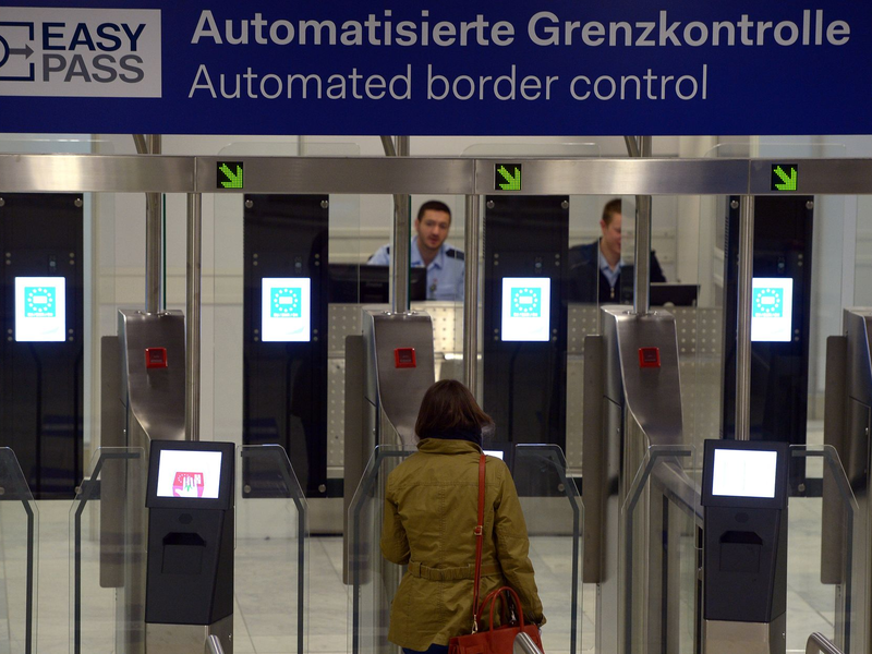 Das neue EU-Grenzsystem soll mehr automatisierte Kontrollen ermöglichen. (Archivbild) - Foto: picture alliance / dpa