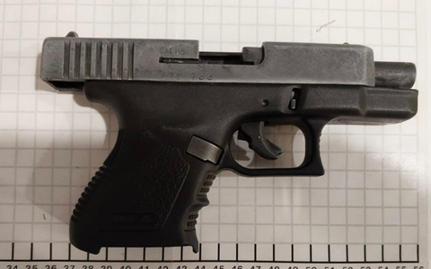 BPOL NRW: Bundespolizei beschlagnahmt Schreckschusswaffe bei Jugendlichem am Düsseldorfer Hauptbahnhof - Foto: presseportal.de