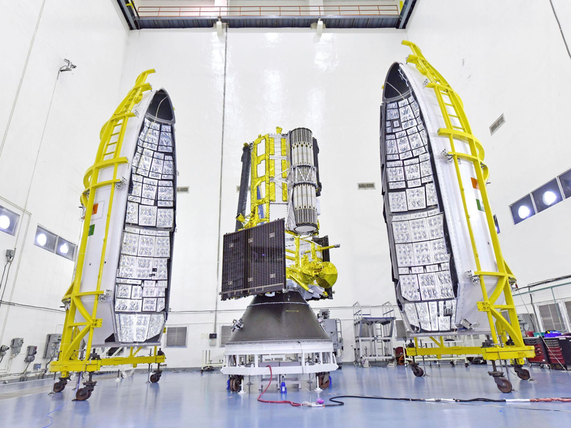 Der NISAR-Satellit im indischen Weltraumbahnhof Satish Dhawan Space Center. (Foto Archiv) - Foto: Uncredited/Indian Space Research Organization/NASA/AP/dpa