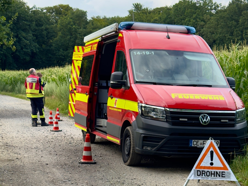 FW-OLL: UAV-Einheiten üben in Huntlosen die Zusammenarbeit - vier Drohnen gleichzeitig in der Luft - Foto: presseportal.de