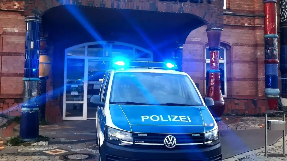 BPOL-HB: Angriff auf Bundespolizisten - 18-Jähriger verbringt Nacht in Gewahrsamszelle. - Bild: presseportal.de