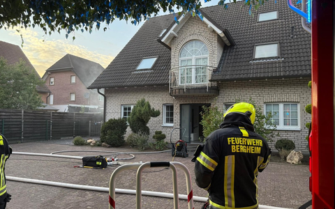 FW Bergheim: Kellerbrand am Dornröschenweg - Akkubrand sorgt für starke Rauchentwicklung - Foto: presseportal.de