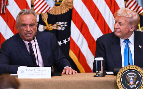 Robert Kennedy Jr. ist voll des Lobes für Donald Trumps Stil.  - Foto: John McDonnell/AP/dpa