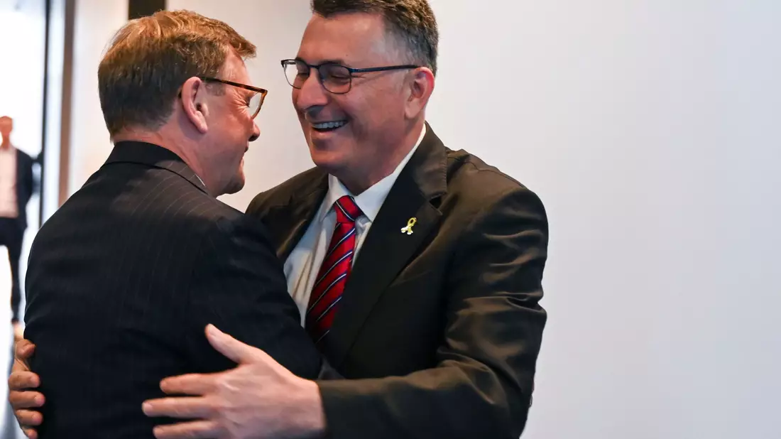 Werden sich in Tel Aviv wiedersehen: die Außenminister Deutschlands und Israels, Johann Wadephul und Gideon Saar. (Archivbild) - Bild: Katharina Kausche/dpa