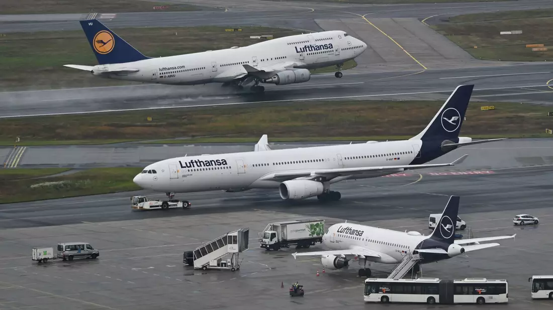 Lufthansa hat ihren Flugbetrieb stabilisiert. (Archivbild) - Bild: Arne Dedert/dpa