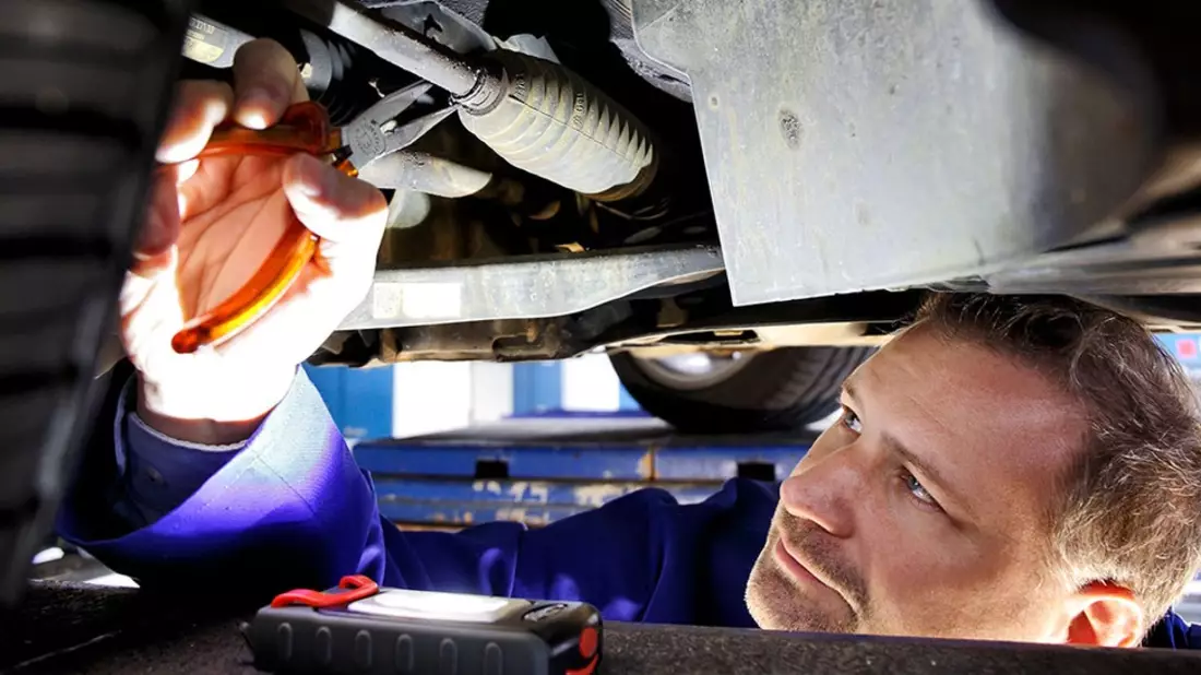 Warum nicht einfach selber machen? / Viele Arbeiten am Fahrzeug können in Mietwerkstätten erledigt werden / ADAC: gute Selbsteinschätzung und Vorbereitung wichtig - Bild: presseportal.de