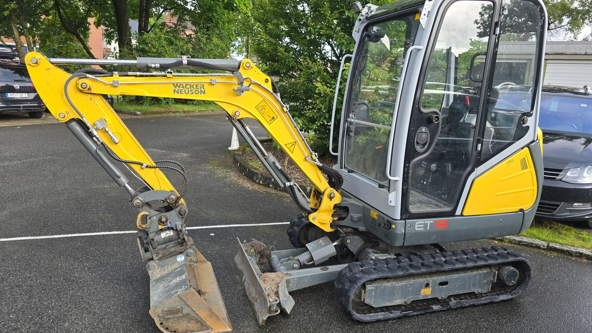 POL-STD: Mutmaßliche Baggerdiebe vorläufig festgenommen - Foto: presseportal.de