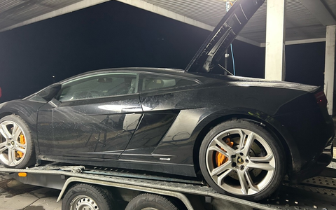 HZA-UL: Zöllner stellen Lamborghini sicher - Foto: presseportal.de