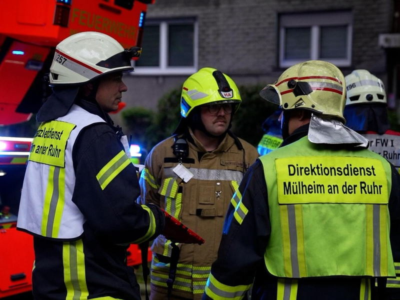 FW-MH: Wohnungsbrand in Mülheim: Eine Person schwer verletzt - erfolgreiche Rettung durch Brandwohnung - Foto: presseportal.de