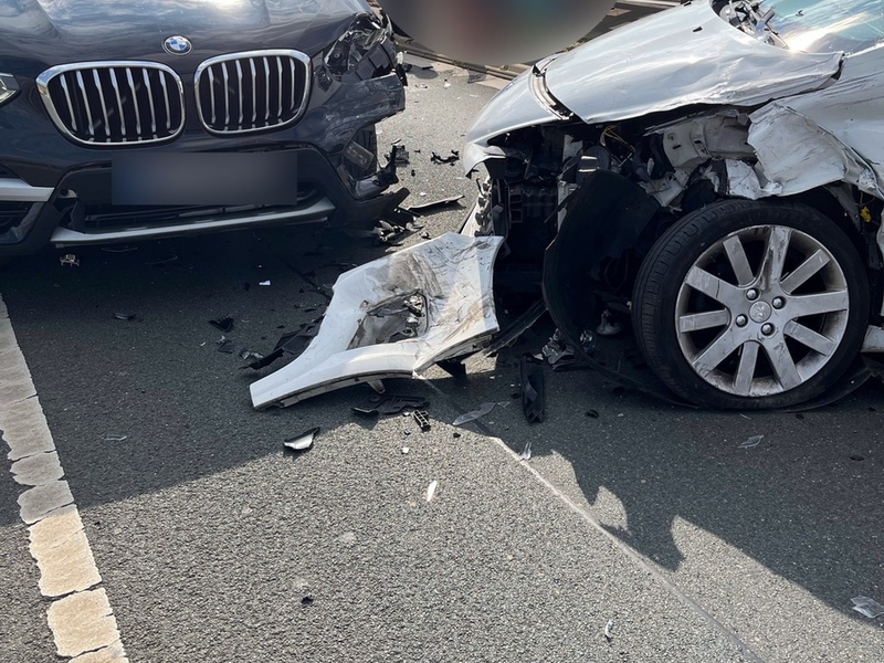 POL-DU: Ungelsheim: Schwerer Verkehrsunfall auf der Rheinbrücke - Foto: presseportal.de