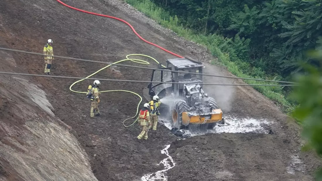 FW Dresden: Zwei Brandeinsätze beschäftigen die Feuerwehr am Vormittag - Bild: presseportal.de