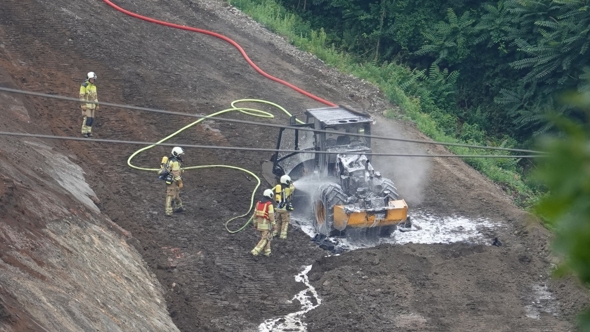 FW Dresden: Zwei Brandeinsätze beschäftigen die Feuerwehr am Vormittag - Foto: presseportal.de