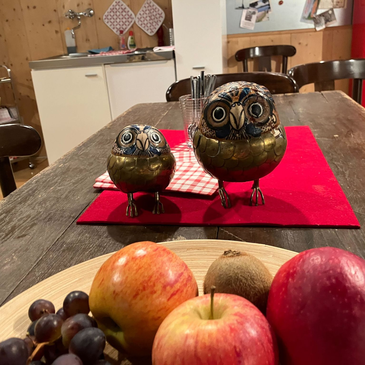 Seit Staffel eins dabei: zwei Eulen. - Foto: Britta Schulejans/dpa