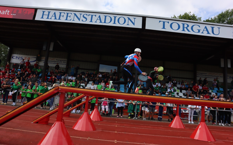 Sportliche Fitness + hohe Konzentration = spannende Wettbewerbe / Deutsche Feuerwehr-Meisterschaften im Internationalen Feuerwehrsportwettkampf eröffnet - Foto: presseportal.de