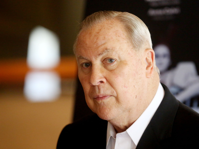 Der US-Regisseur Robert Wilson im April 2017 in Düsseldorf. - Foto: picture alliance / Roland Weihrauch/dpa