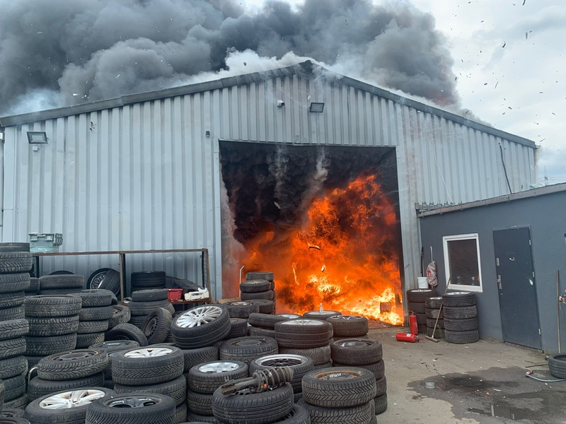 FW-BOT: Lagerhalle brannte in voller Ausdehnung - Foto: presseportal.de