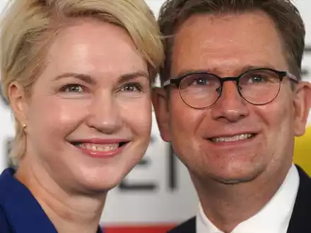 Seit 25 Jahren verheiratet: Schwesig und ihr Ehemann Stefan. (Archivbild) - Foto: Marcus Brandt/dpa