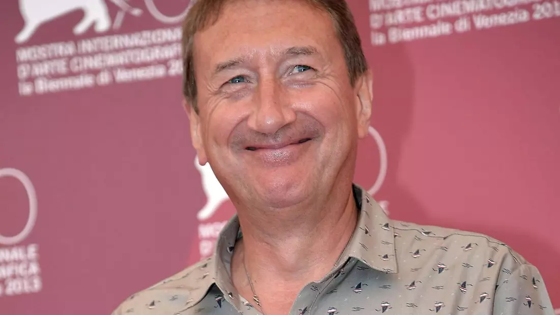 Der neue James-Bond-Drehbuchautor Steven Knight ist vor allem als Schöpfer der Hitserie «Peaky Blinders» bekannt. - Bild: picture alliance / dpa