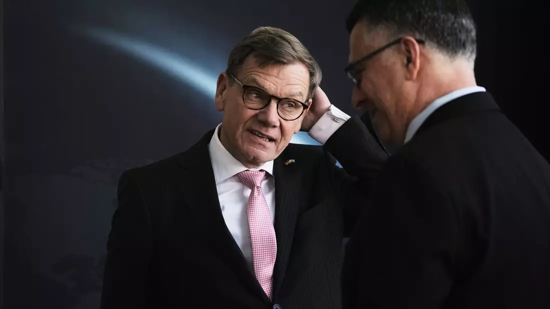 Außenminister Wadephul warnt vor einer internationalen Isolierung Israels.  - Bild: Leo Correa/AP/dpa