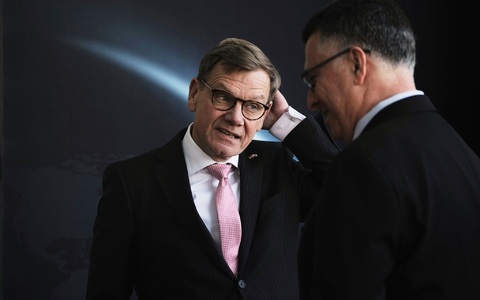 Außenminister Wadephul warnt vor einer internationalen Isolierung Israels.  - Foto: Leo Correa/AP/dpa