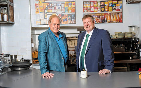 Was alle sehen. Was niemand sieht: Apotheken Umschau macht Adipositas in zwei Video-Reportagen sichtbar - Foto: presseportal.de