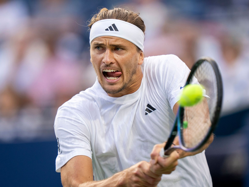 Steigerte sich nach dem verlorenen ersten Satz und steht jetzt im Achtelfinale: Alexander Zverev.  - Foto: Frank Gunn/The Canadian Press/AP/dpa