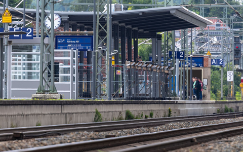 Der Vordstandsvorsitzende der DB Infrago, Philipp Nagl, nennt die Generalsanierung einen «echten Kraftakt». - Foto: Jens Büttner/dpa