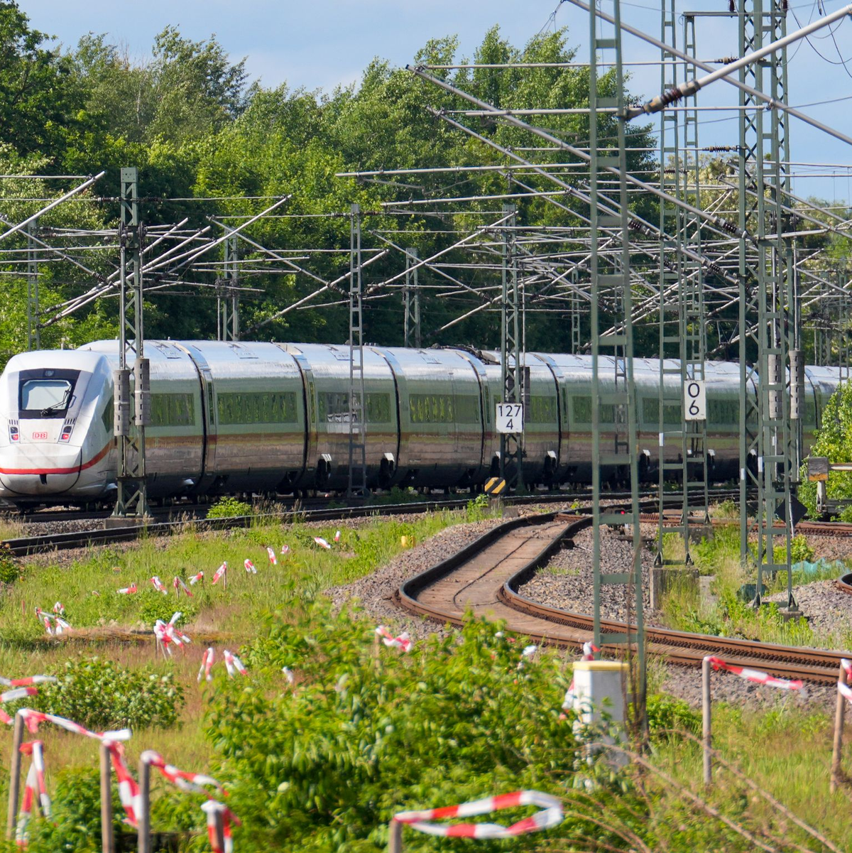 Die Bahn hat den Startschuss für die Generalsanierung der Bahnstrecke Hamburg - Berlin gegeben. - Foto: Soeren Stache/dpa