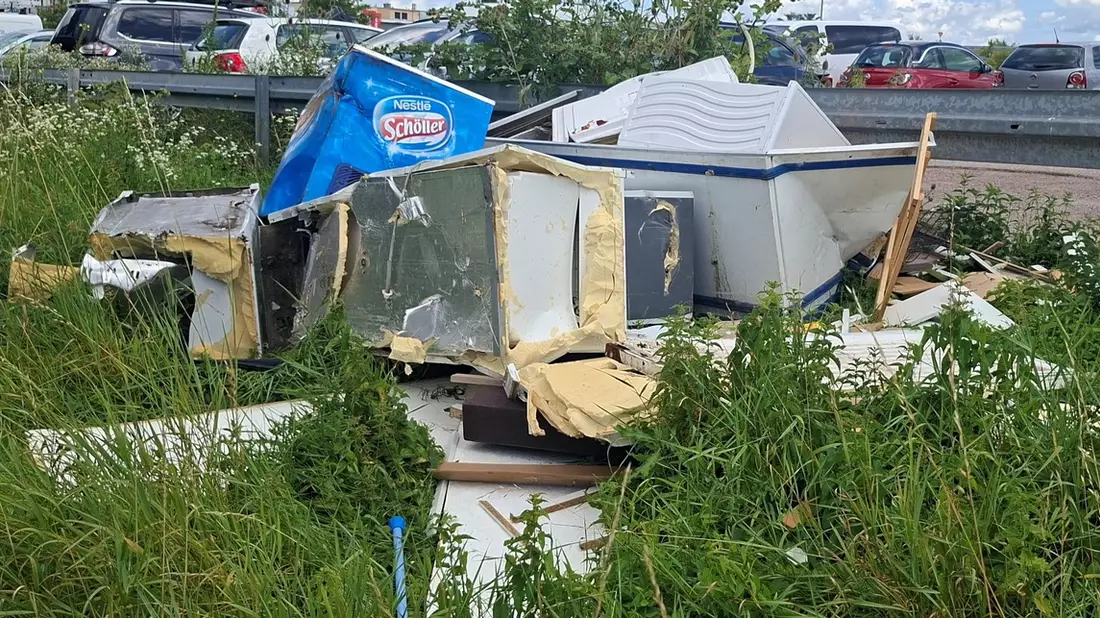 POL-FR: Umkirch: Kühltruhen illegal entsorgt - Zeugen gesucht - Bild: presseportal.de