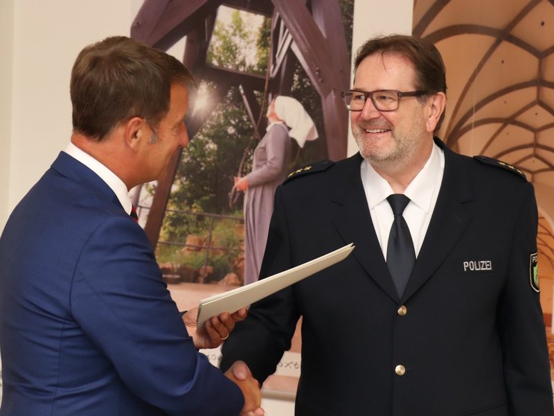 POL-HX: Sieben Jahre an der Spitze der Kreispolizeibehörde Höxter: Verabschiedung von Polizeidirektor Christian Brenski - Foto: presseportal.de