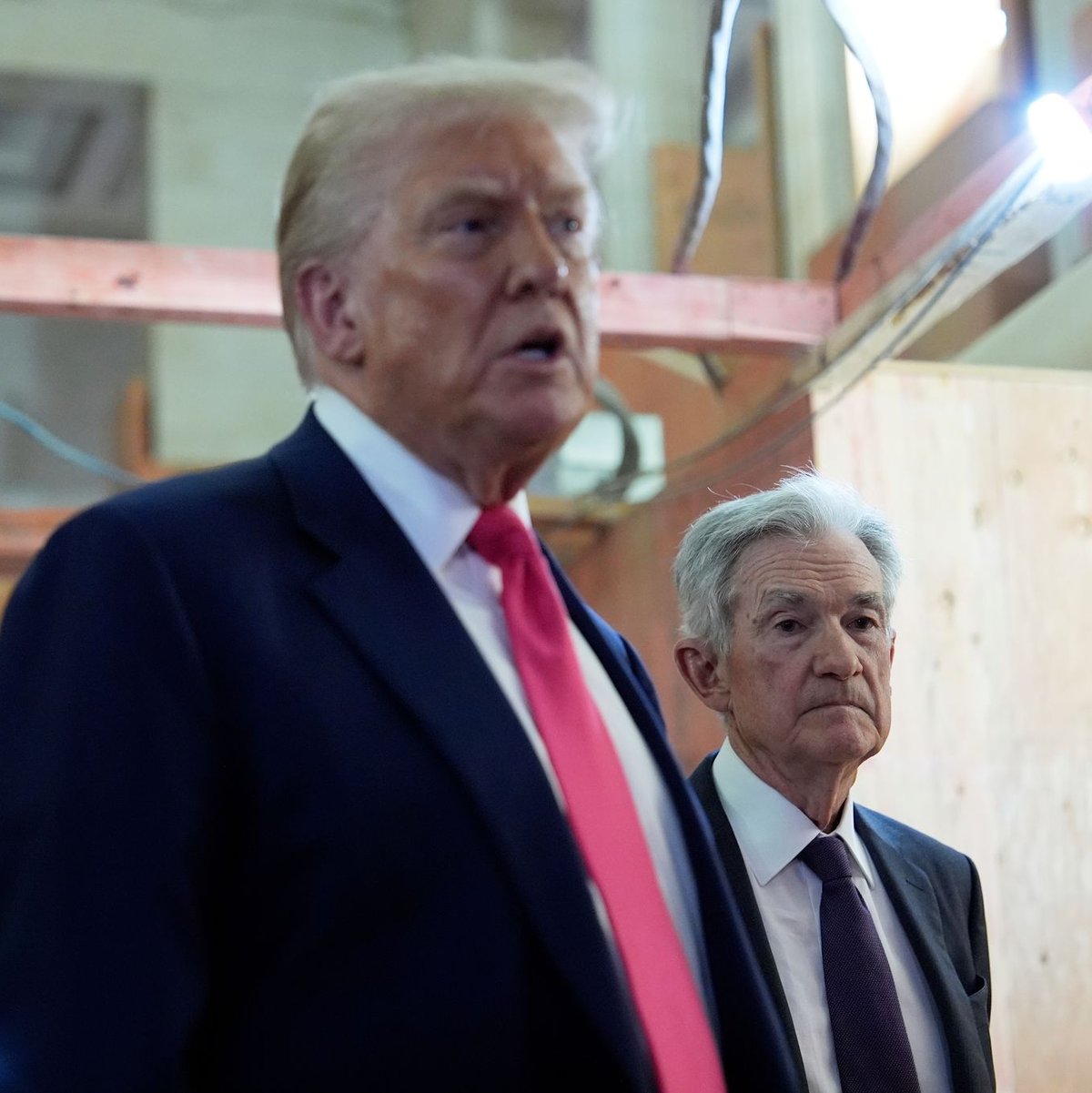 Fed-Chef Powell ist seit Monaten das Ziel verbaler Attacken von US-Präsident Trump. (Archivbild) - Foto: Julia Demaree Nikhinson/AP/dpa