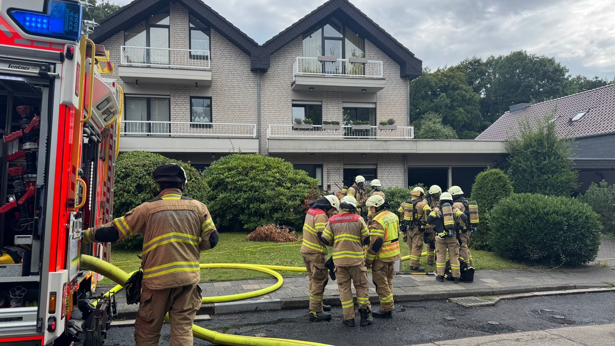 FW-GL: Küchenbrand in Einfamilienhaus - Verzögerte Anfahrt durch Falschparker - Foto: presseportal.de