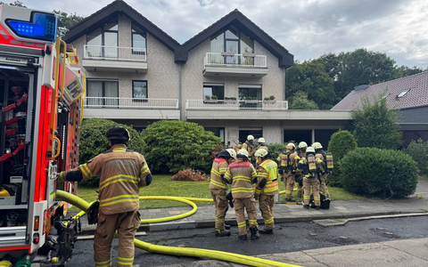 FW-GL: Küchenbrand in Einfamilienhaus - Verzögerte Anfahrt durch Falschparker - Foto: presseportal.de