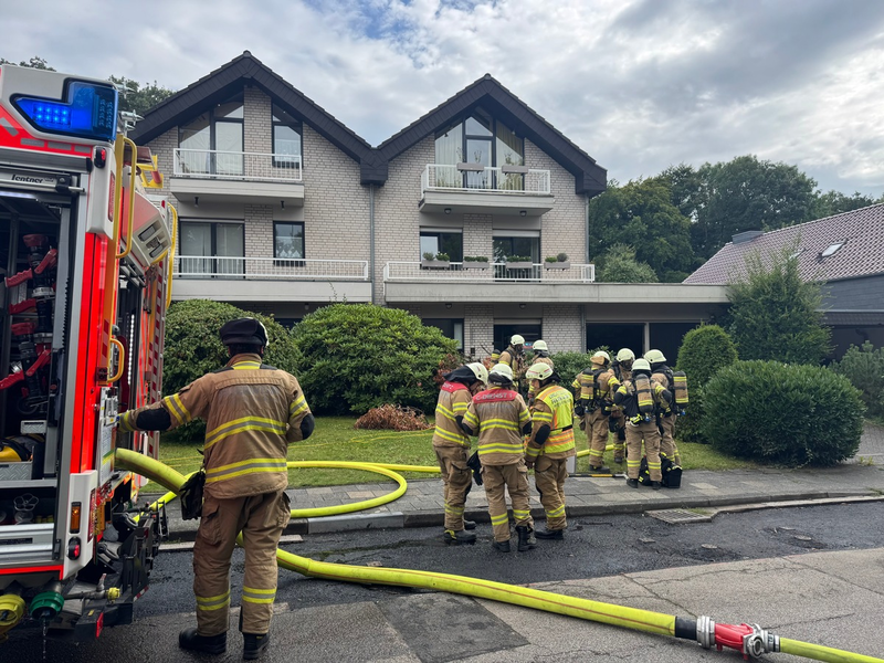 FW-GL: Küchenbrand in Einfamilienhaus - Verzögerte Anfahrt durch Falschparker - Foto: presseportal.de