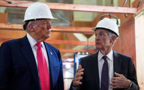 US-Präsident Trump betrachtet Notenbank-Chef Powell schon länger als Ärgernis. (Archivbild) - Foto: Julia Demaree Nikhinson/AP/dpa