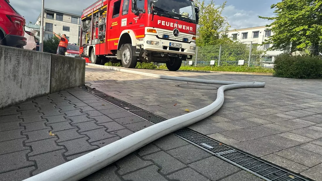 FW Weinheim: Heftiges Unwetter sorgt für mehrere Feuerwehreinsätze Tiefgaragen, Keller und Straßen betroffen - Bild: presseportal.de