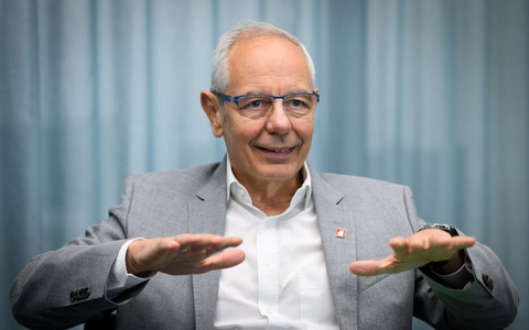 Vassiliadis sieht die Flexibilität der Arbeitszeiten in der Industrie ausgereizt.  - Foto: Bernd von Jutrczenka/dpa