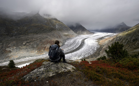 Seit Ende Juni geht es bei der Schmelze schon an die Substanz der Gletscher. (Archivbild) - Foto: Anthony Anex/KEYSTONE/dpa