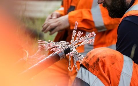 Mutmaßliche Brandstifter halten die Deutsche Bahn in Atem. - Foto: Christoph Reichwein/dpa