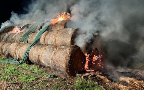 POL-PDKL: Brand mehrerer Heuballen - Foto: presseportal.de