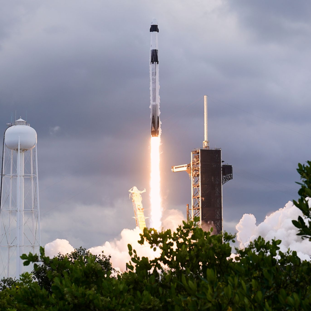 Die Crew-11 ist an der ISS angekommen.  - Foto: John Raoux/AP/dpa
