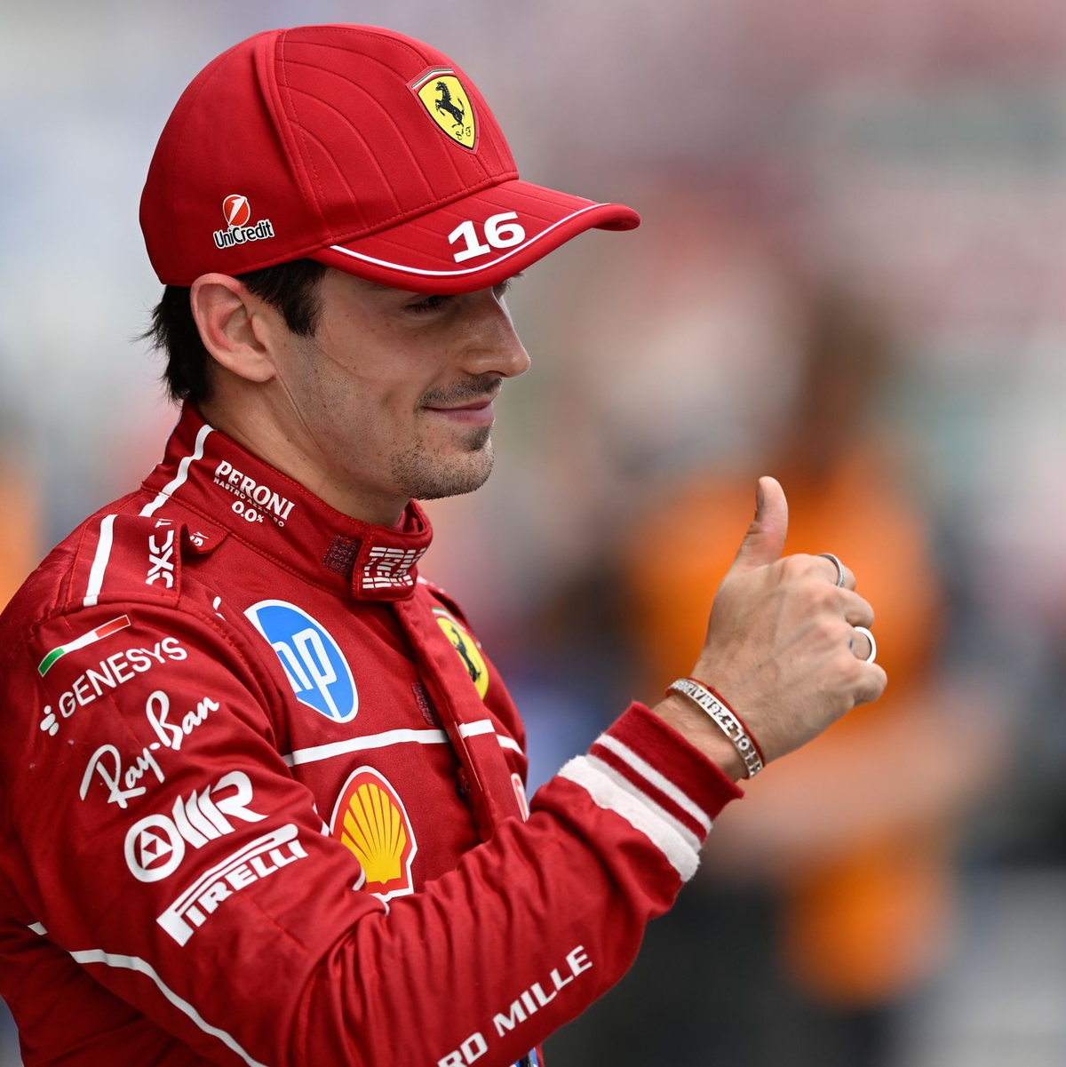 Charles Leclerc startet in Ungarn von der Pole Position. - Foto: Denes Erdos/AP/dpa