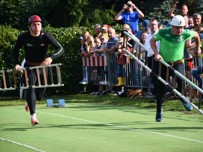 Drei neue deutsche Rekorde bei Deutschen Feuerwehr-Meisterschaften / Internationaler Feuerwehrsportwettkampf begeistert in Torgau (Sachsen) - Foto: presseportal.de