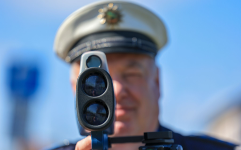Bei den Aktionswochen stehen vor allem Raser im Visier. (Symbolbild) - Foto: Jan Woitas/dpa Bei den Aktionswochen stehen vor allem Raser im Visier. (Symbolbild) - Foto: Jan Woitas/dpa