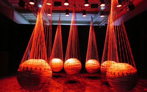 Aus der Ausstellung «Euphoria» im Ballon-Museum in Paris. - Foto: Sabine Glaubitz/dpa