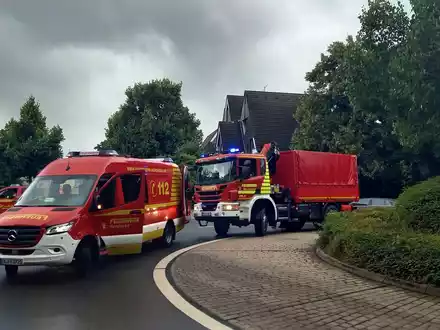 FW-EN: Dieselspur durch Herdecke: Feuerwehr im Einsatz - Erstversorgung an Bushaltestelle - Foto: presseportal.de