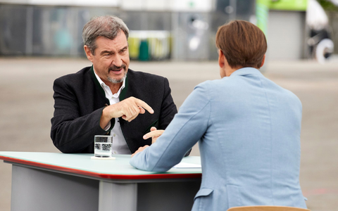 Die AfD liegt in Umfragen derzeit bei 25 Prozent und damit nur knapp hinter der Union. - Foto: Sebastian Arlt/ZDF/dpa Die AfD liegt in Umfragen derzeit bei 25 Prozent und damit nur knapp hinter der Union. - Foto: Sebastian Arlt/ZDF/dpa