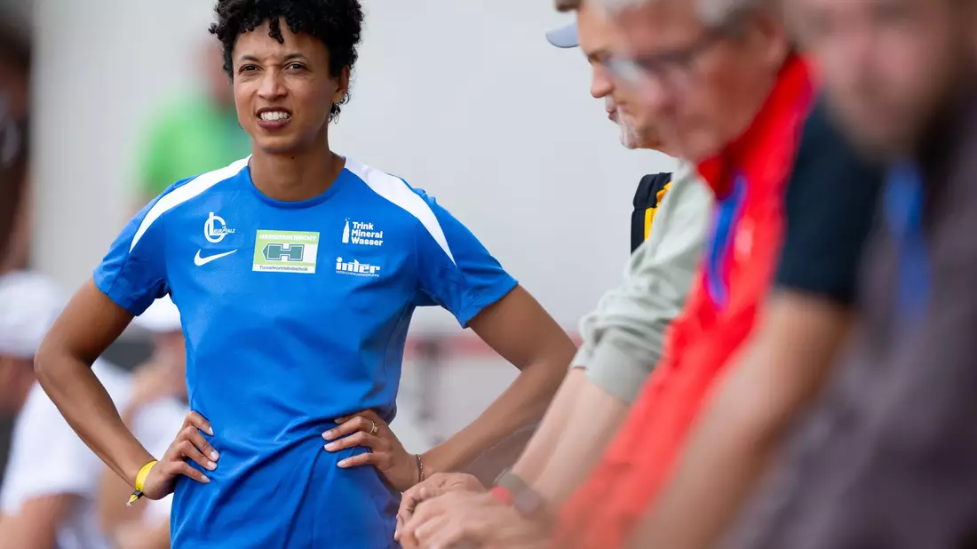 Yemisi Ogunleye übertraf beim deutschen Meistertitel die 19 Meter. - Bild: Sven Hoppe/dpa